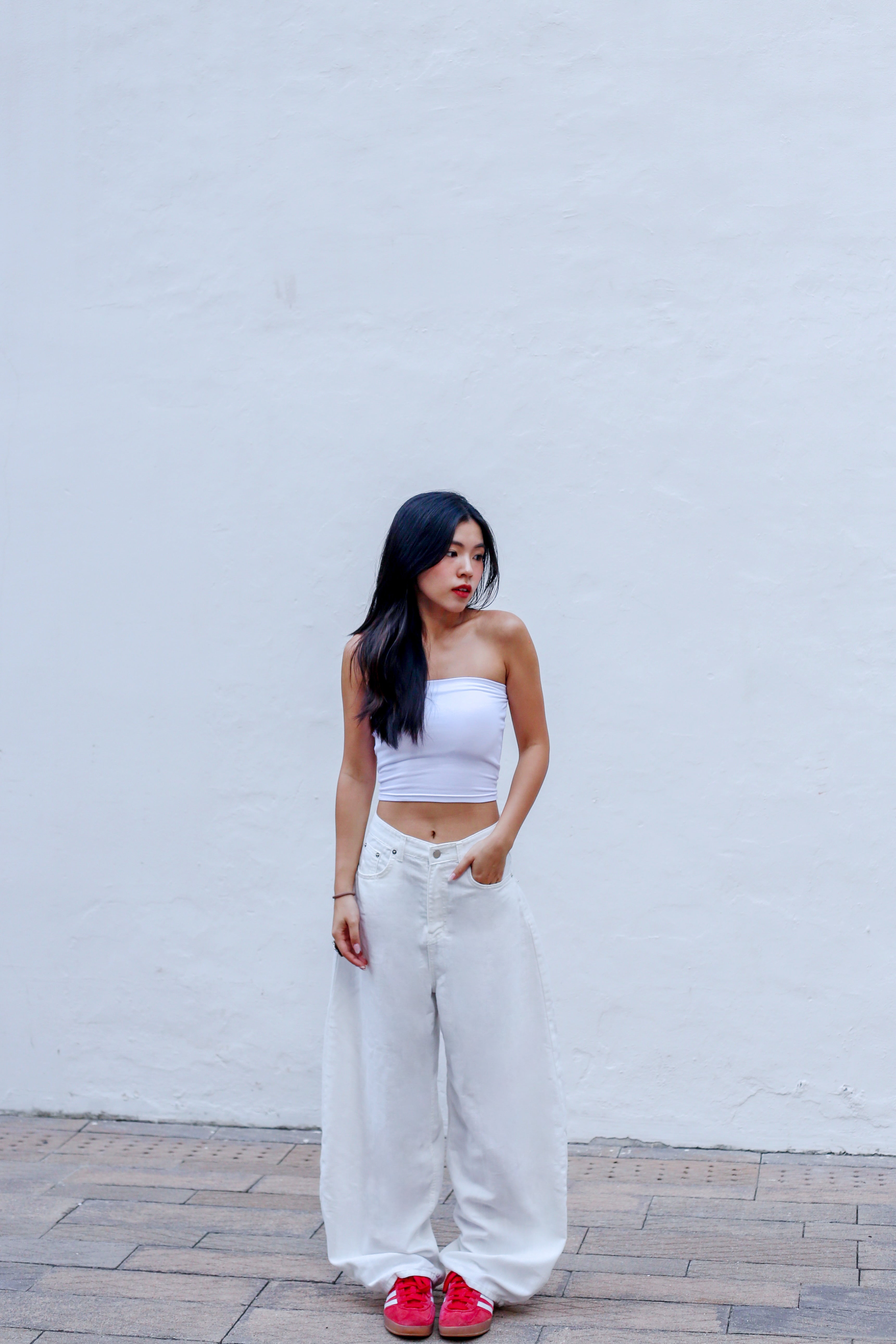 【大熱刺繡彎刀牛仔褲】Back Wing White Barrel Jeans