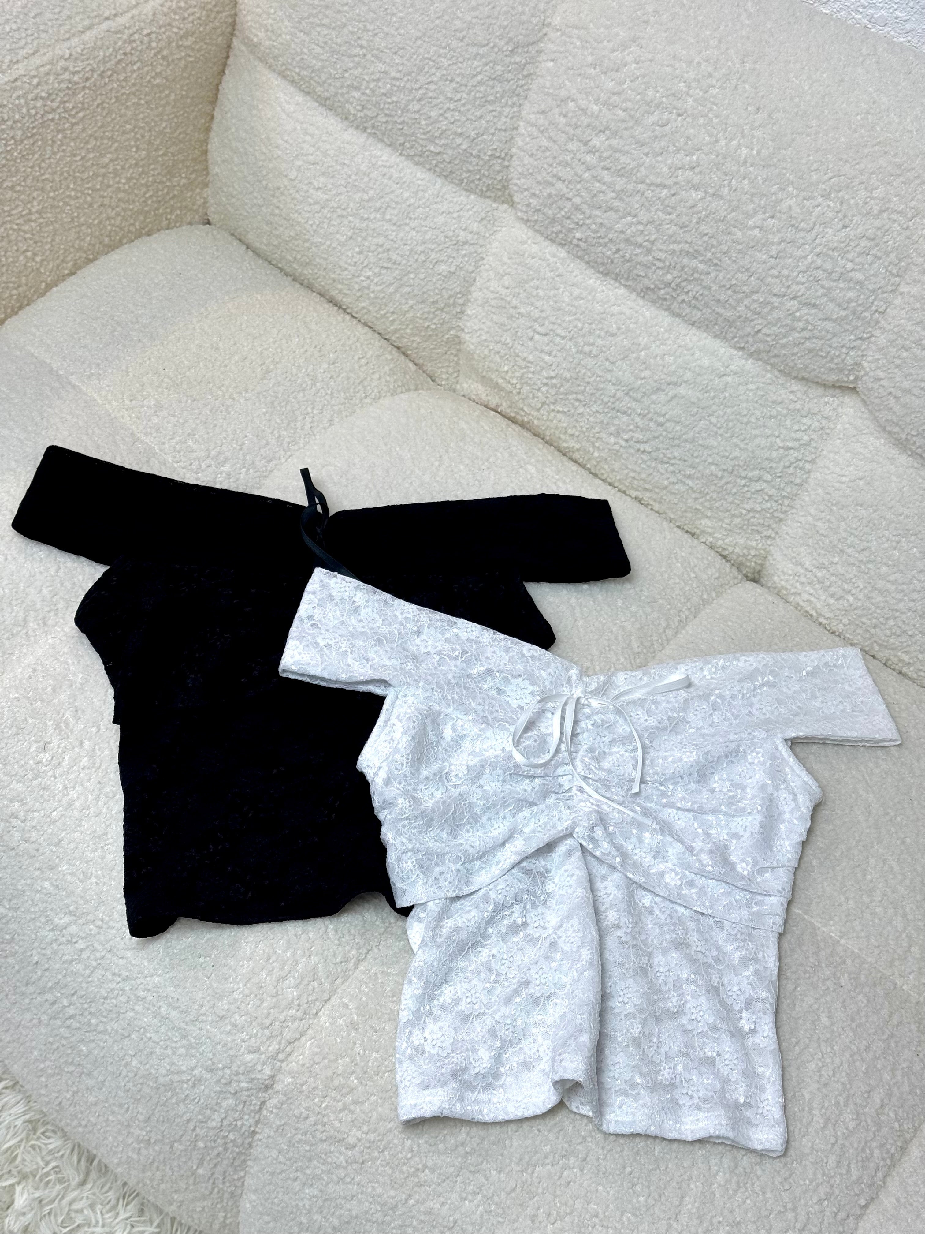 【韓系女生必備! Lace質感Max】Lil Ribbon Lace Off Shoulder Top