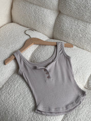【衣櫃必備系列】Basic Solid Button Front Cami Top
