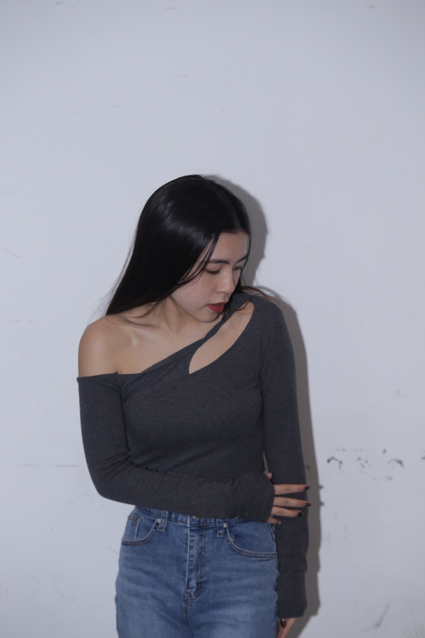 Solid Shoulder Cut Crop Top