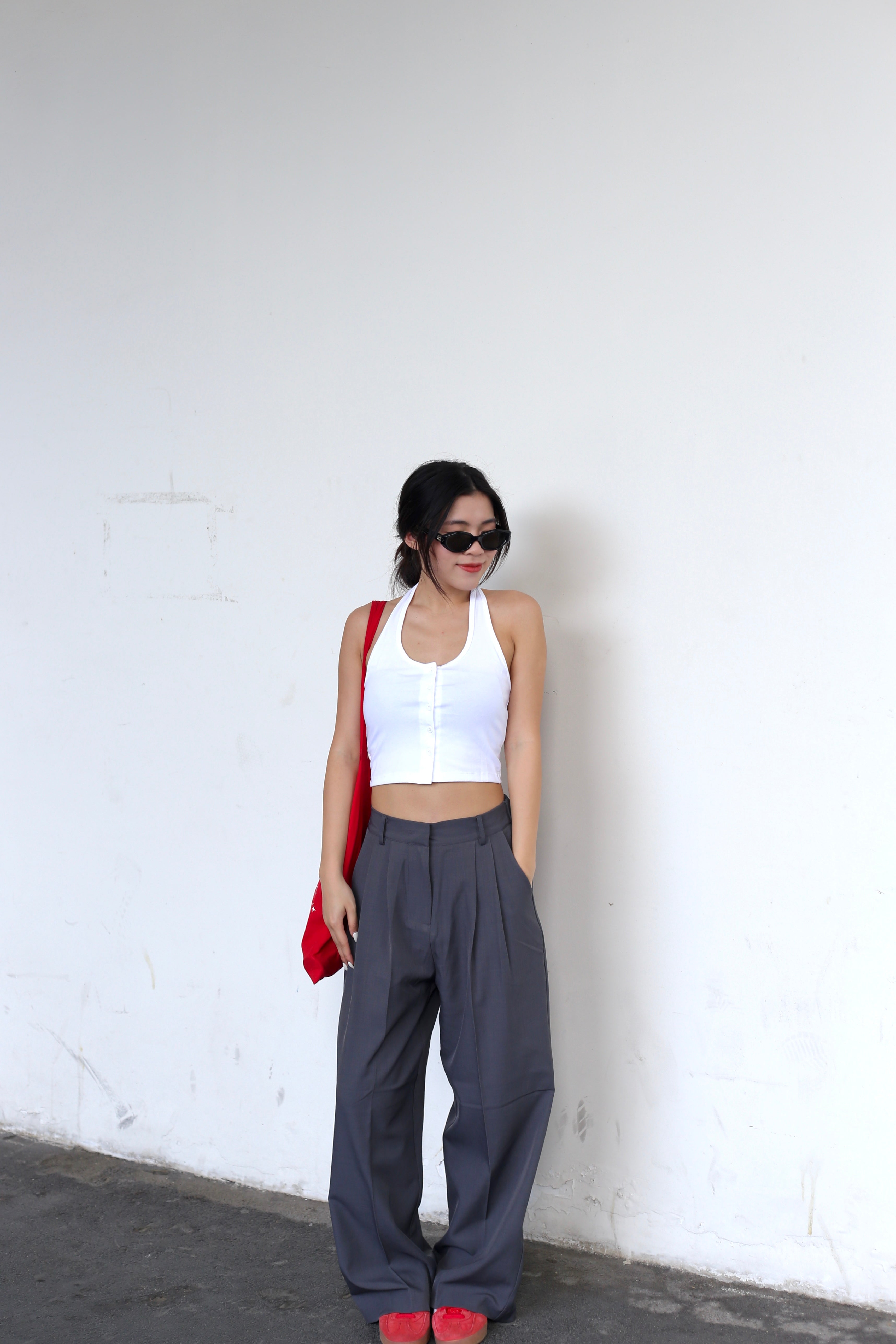 #T238【衣櫃必備背心】Basic Solid Button Front Halter Top