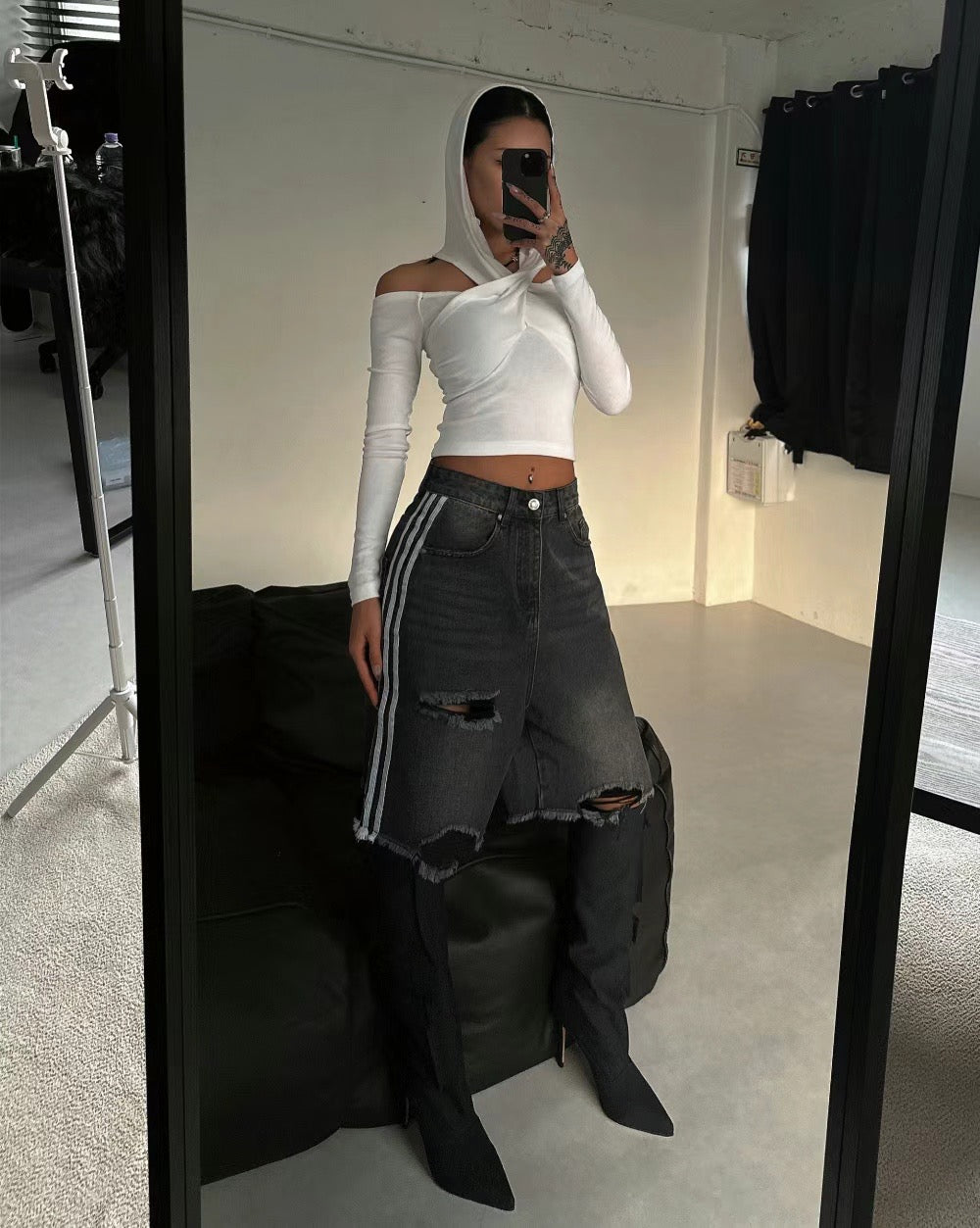 【入門款廢土風top～】Solid Hooded Cross Neck Long Sleeve Crop Top