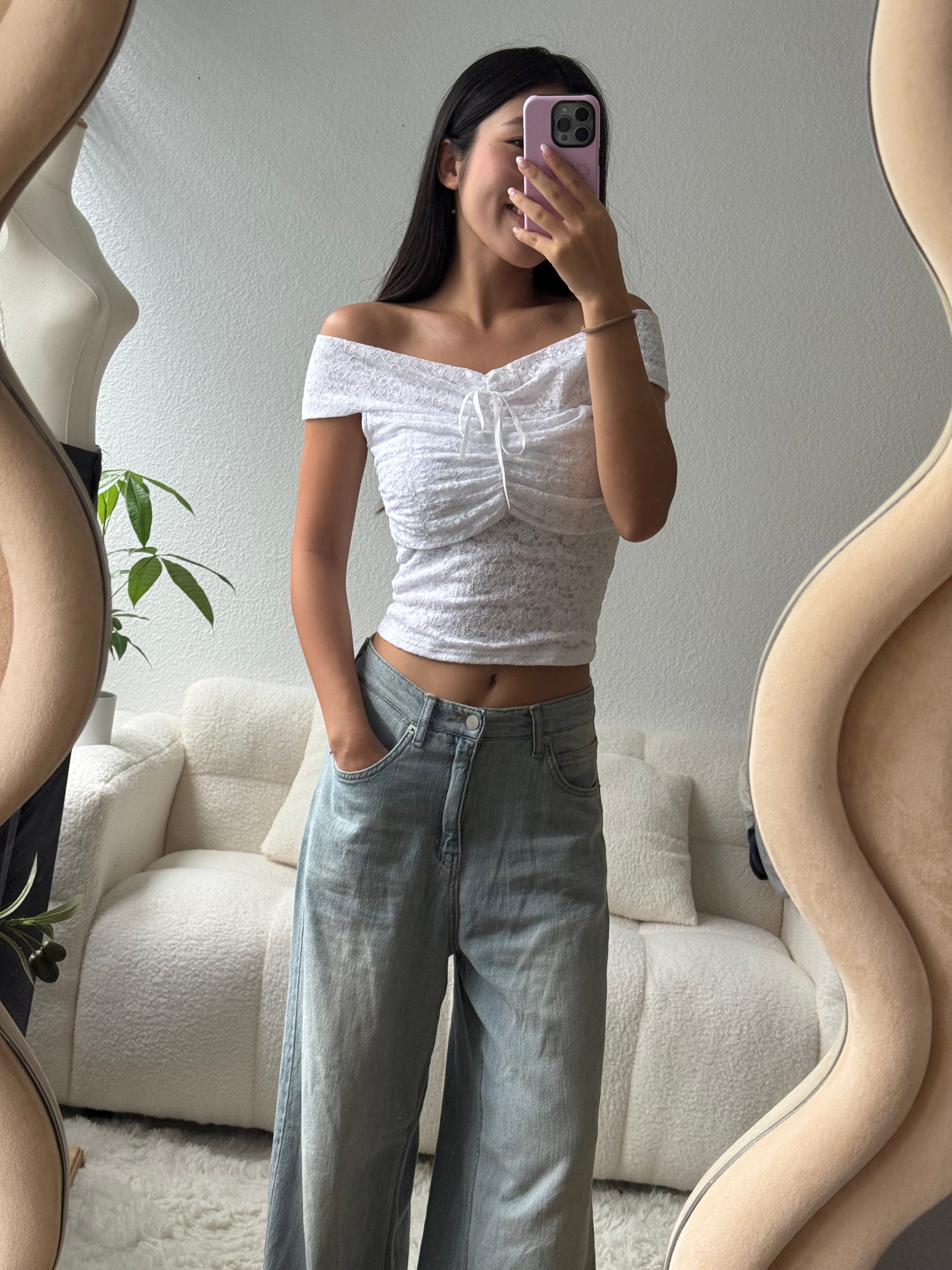 【韓系女生必備! Lace質感Max】Lil Ribbon Lace Off Shoulder Top