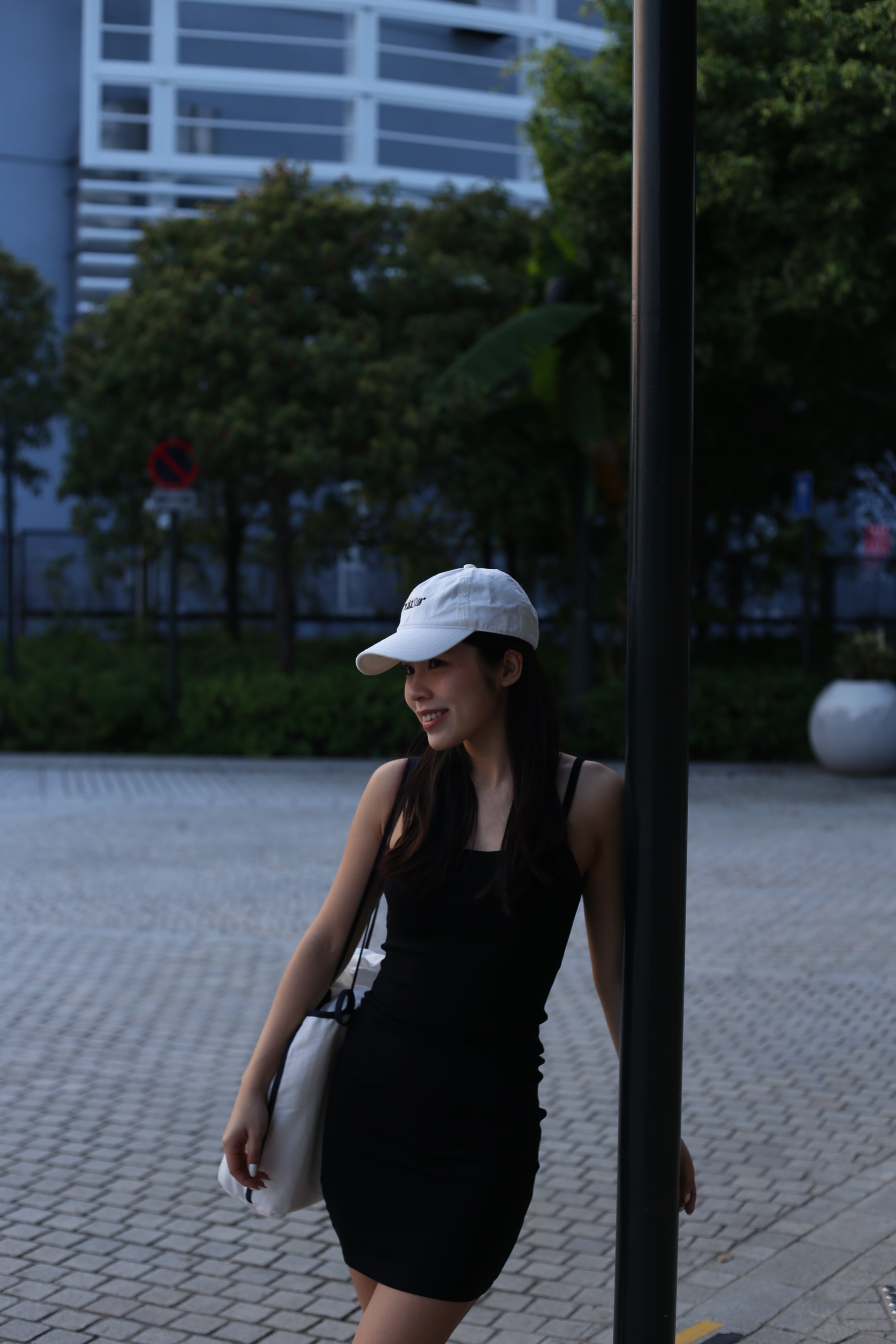 【✔️PAD｜大露背設計】Eloise Padded Backless Solid Rib Knit Mini Dress