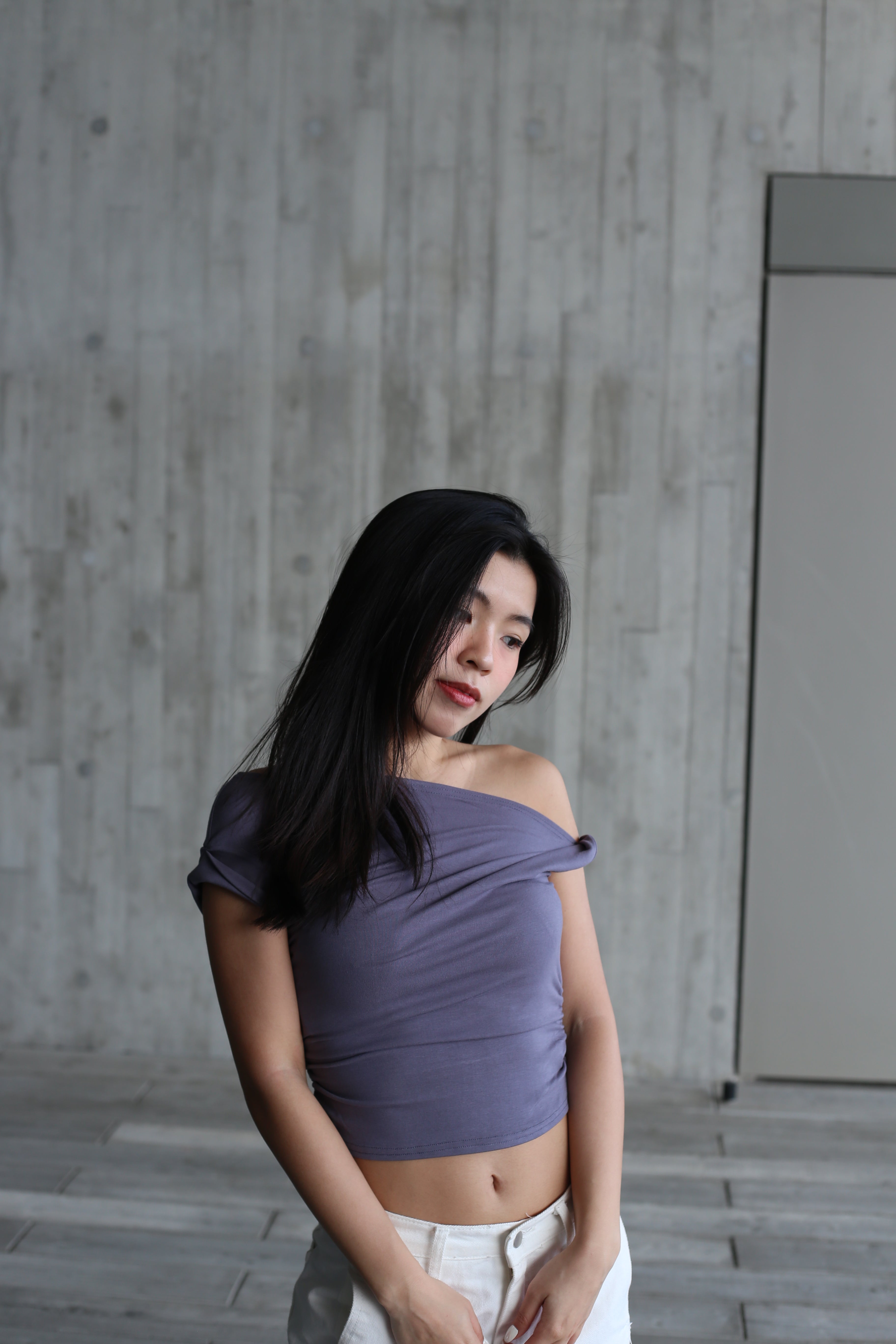【大熱必入款式！】Basic Solid Twisted Shoulder Top
