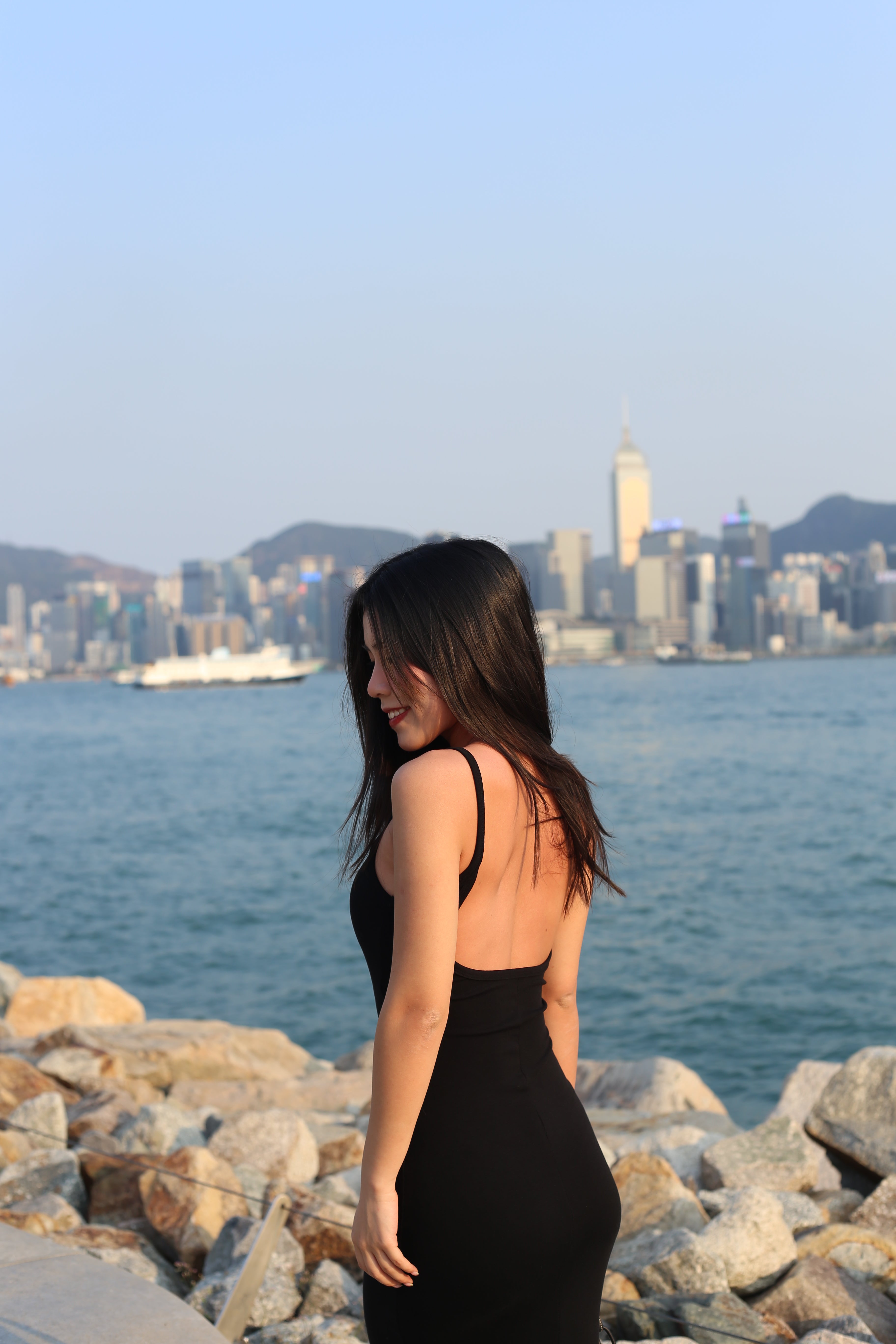 【✔️PAD｜大露背設計】Eloise Padded Backless Solid Rib Knit Dress