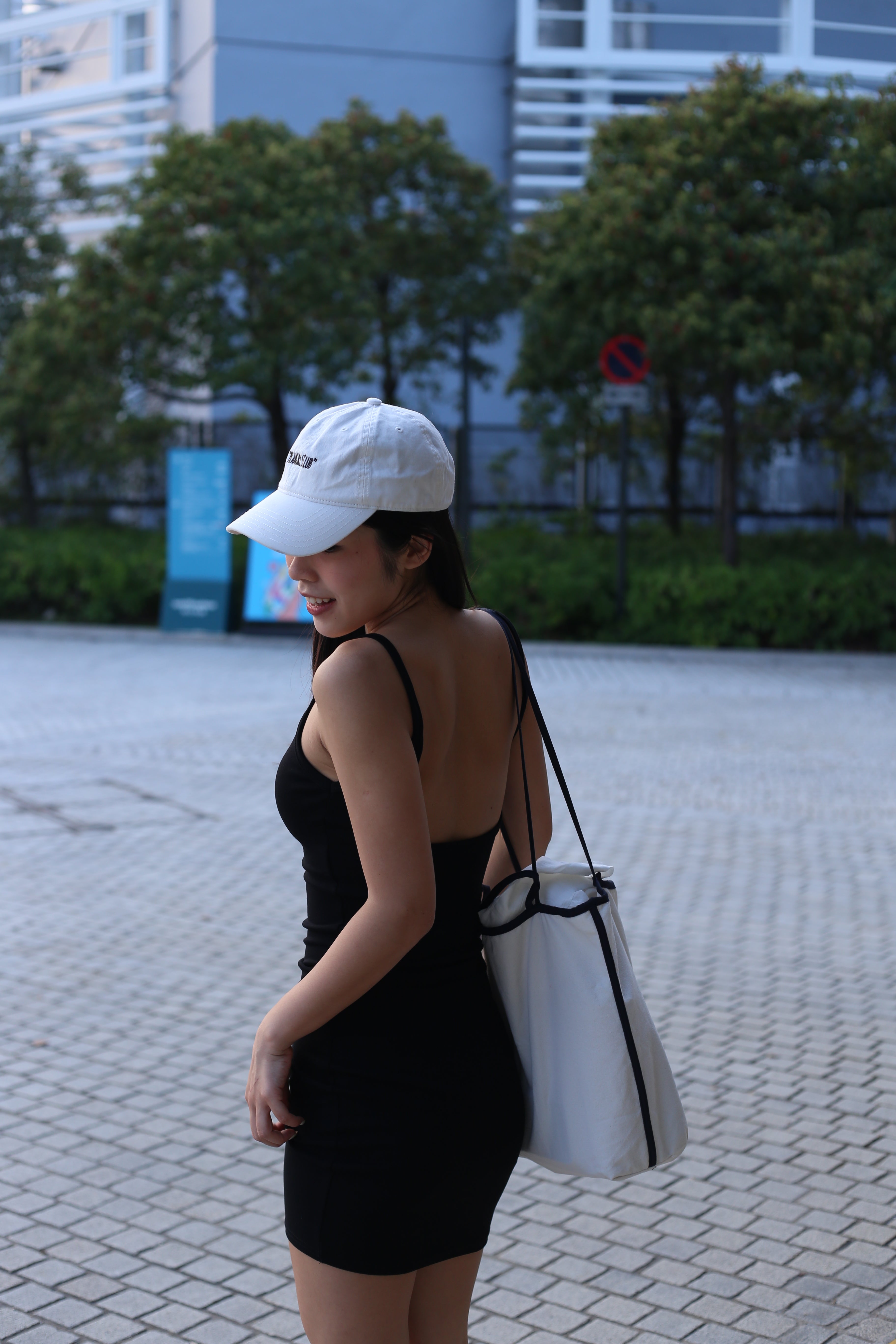 【✔️PAD｜大露背設計】Eloise Padded Backless Solid Rib Knit Mini Dress