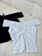【韓系女生必備! Lace質感Max】Lil Ribbon Lace Off Shoulder Top