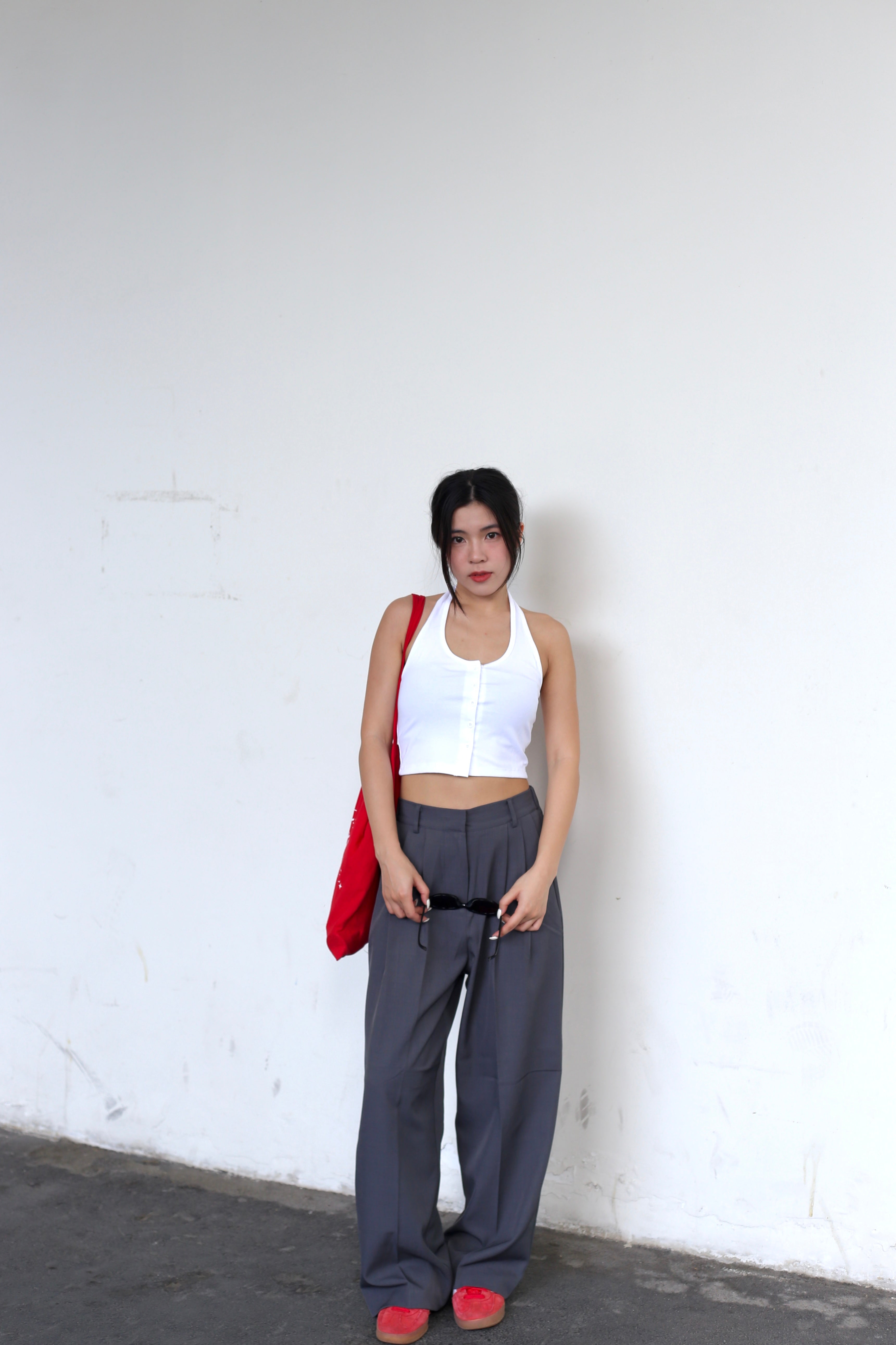 #T238【衣櫃必備背心】Basic Solid Button Front Halter Top