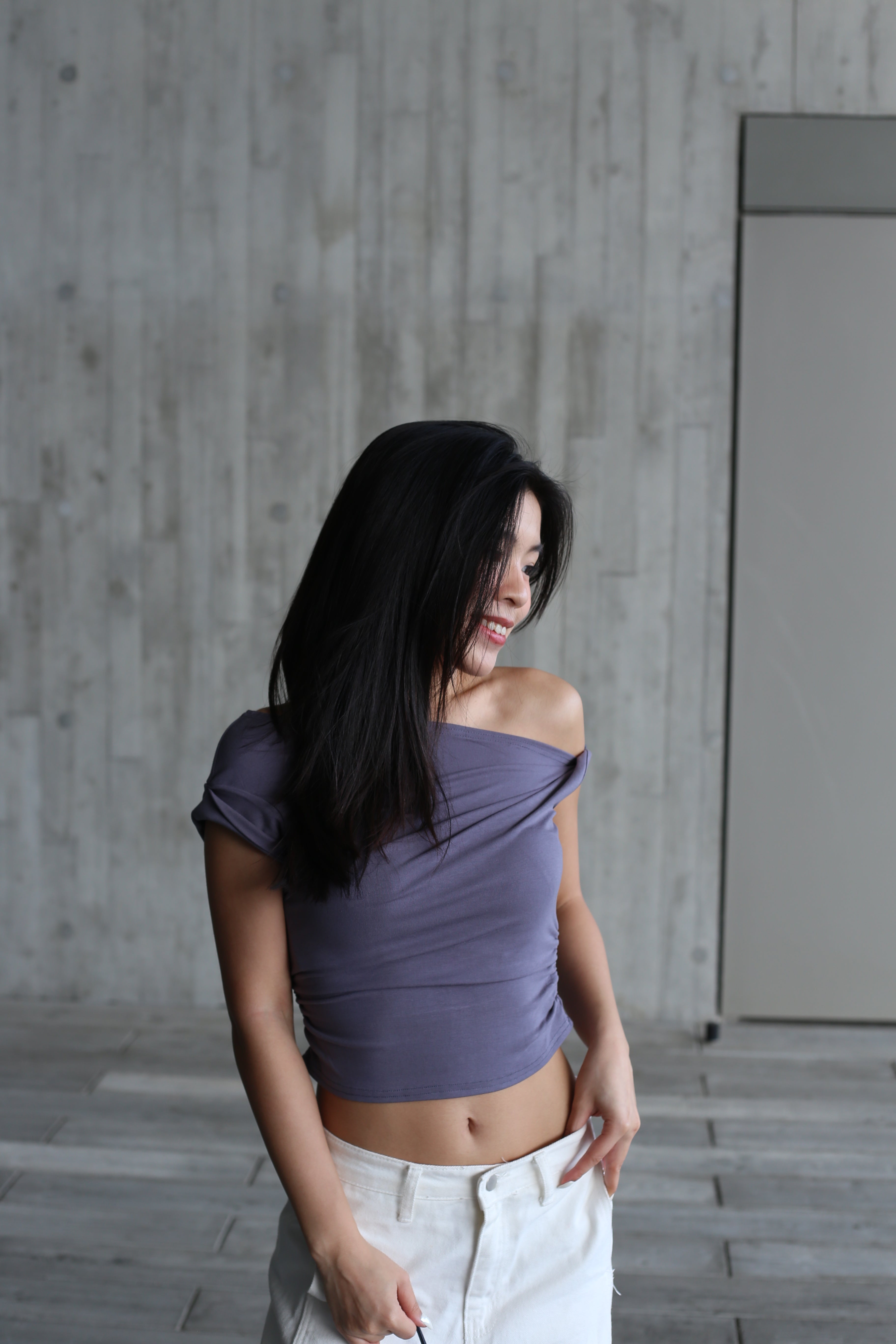 【大熱必入款式！】Basic Solid Twisted Shoulder Top