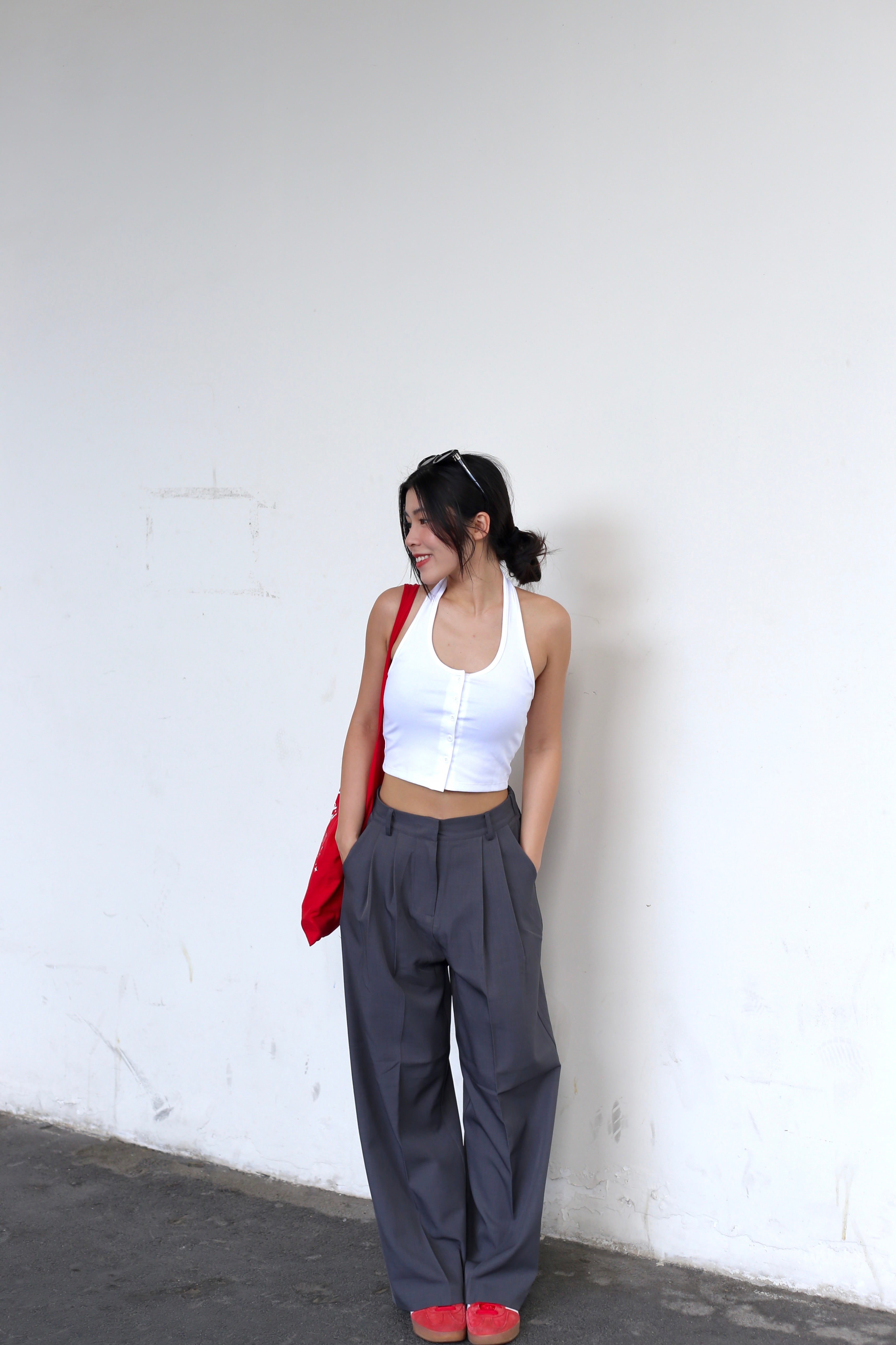 #T238【衣櫃必備背心】Basic Solid Button Front Halter Top