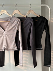 【吸睛小性感V領Top✨】Sunna V-Neck Solid Top