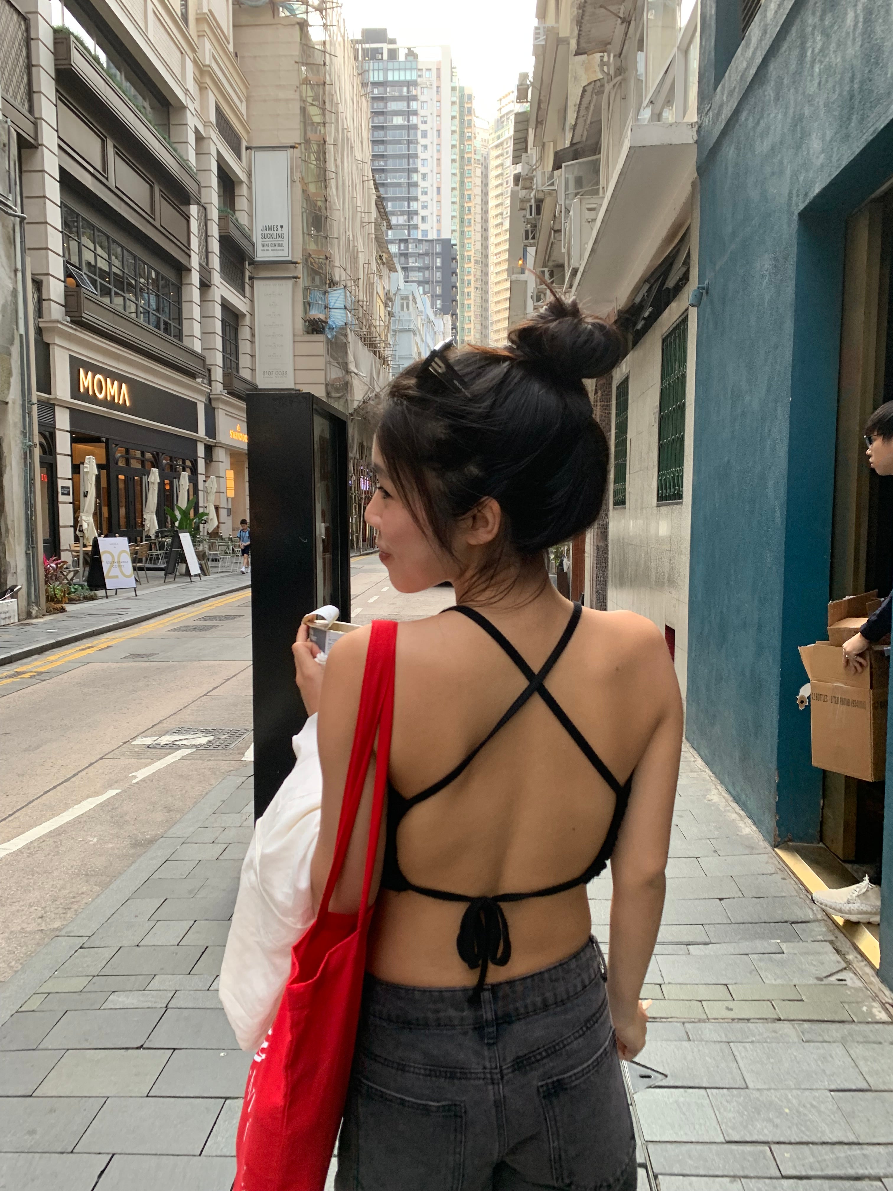 【✔️PAD｜交叉綁帶設計】Solid Cross Backless Padded Bra Top