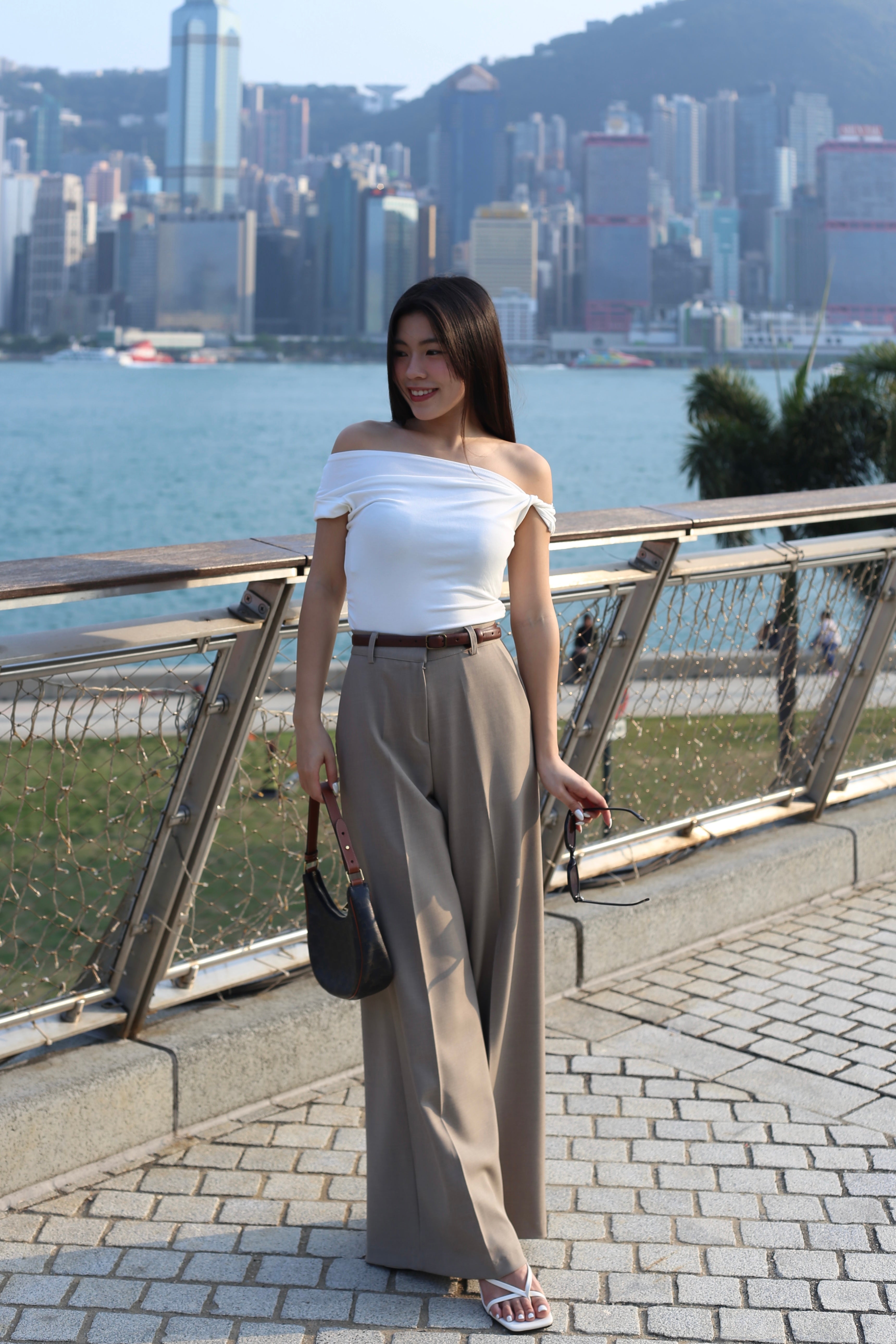 【大熱必入款式！】Basic Solid Twisted Shoulder Top