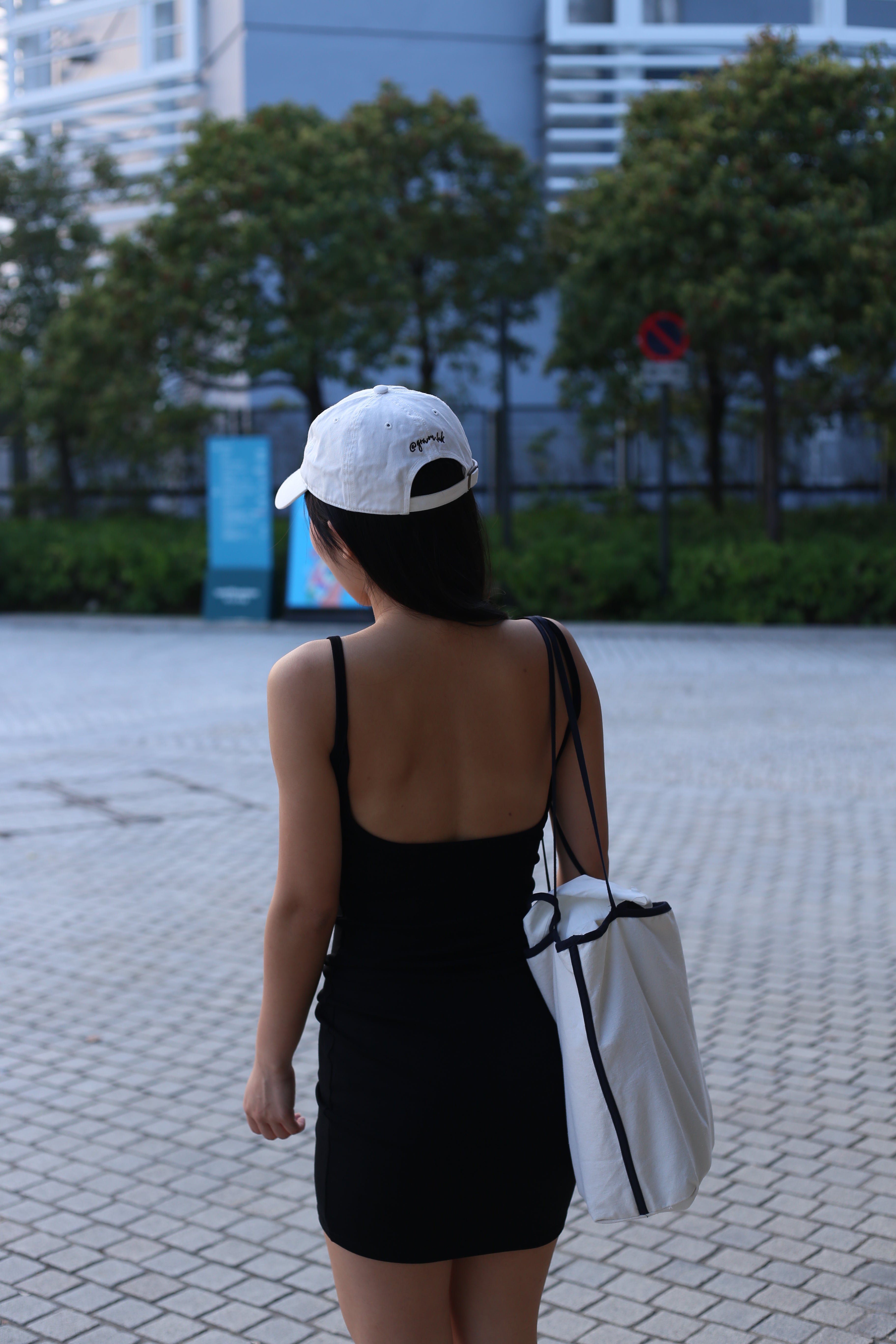 【✔️PAD｜大露背設計】Eloise Padded Backless Solid Rib Knit Mini Dress