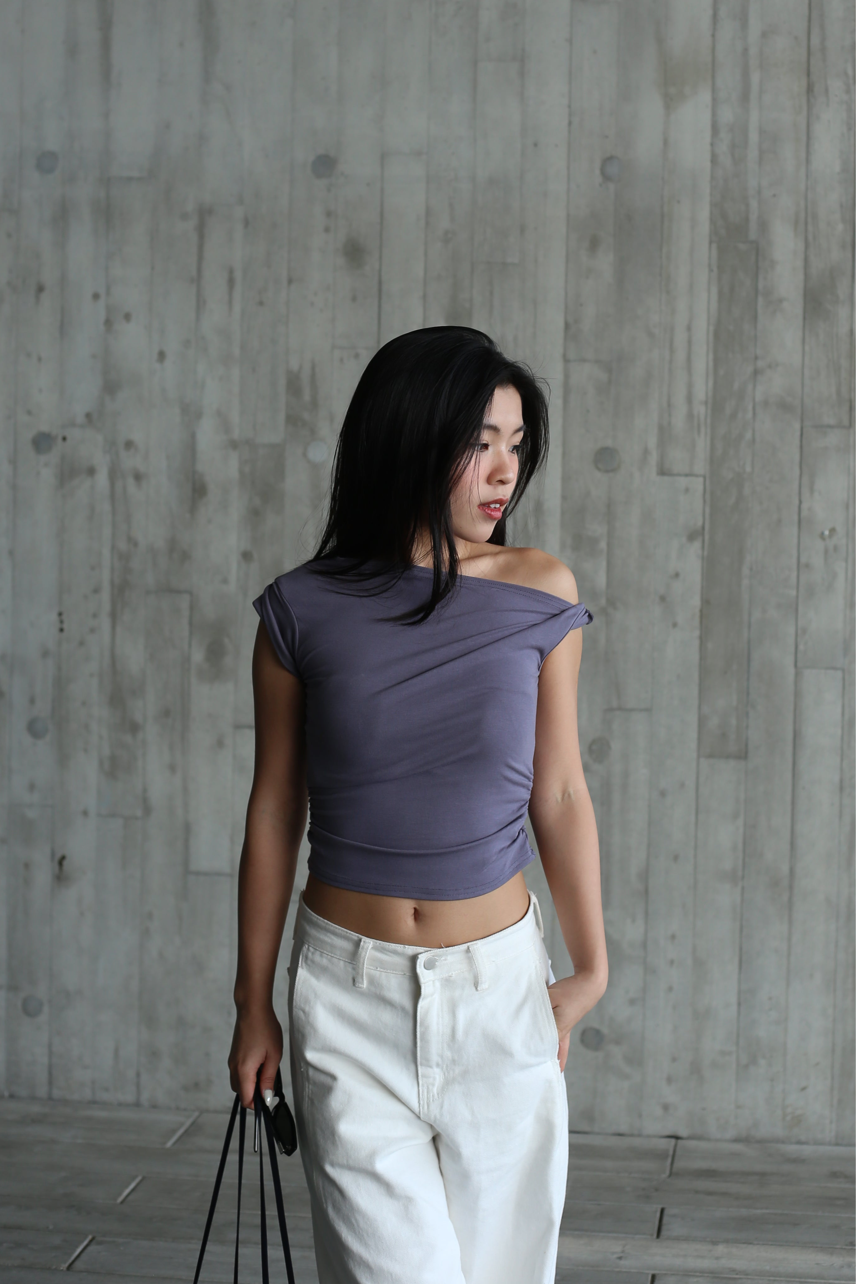 【大熱必入款式！】Basic Solid Twisted Shoulder Top