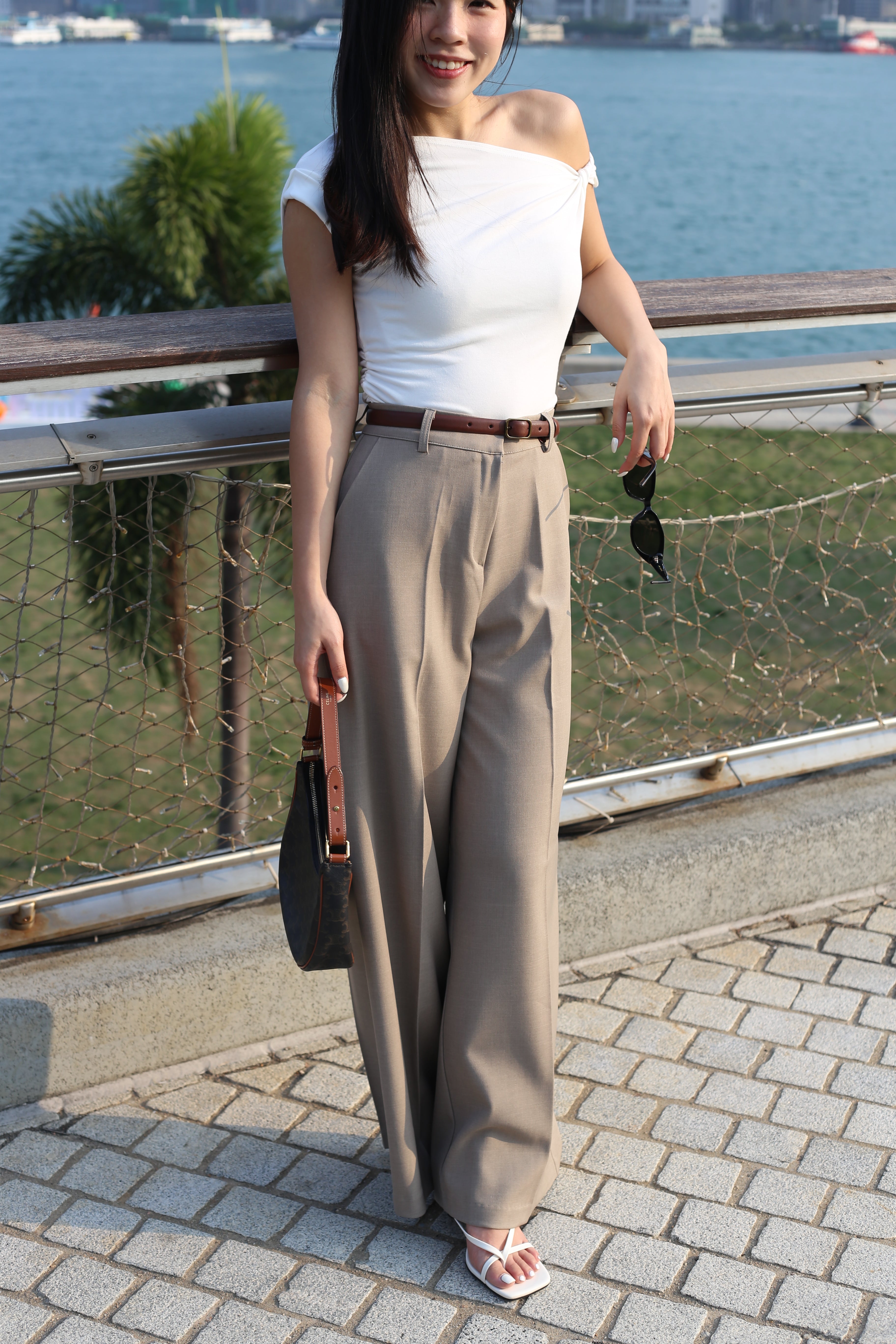 【大熱必入款式！】Basic Solid Twisted Shoulder Top