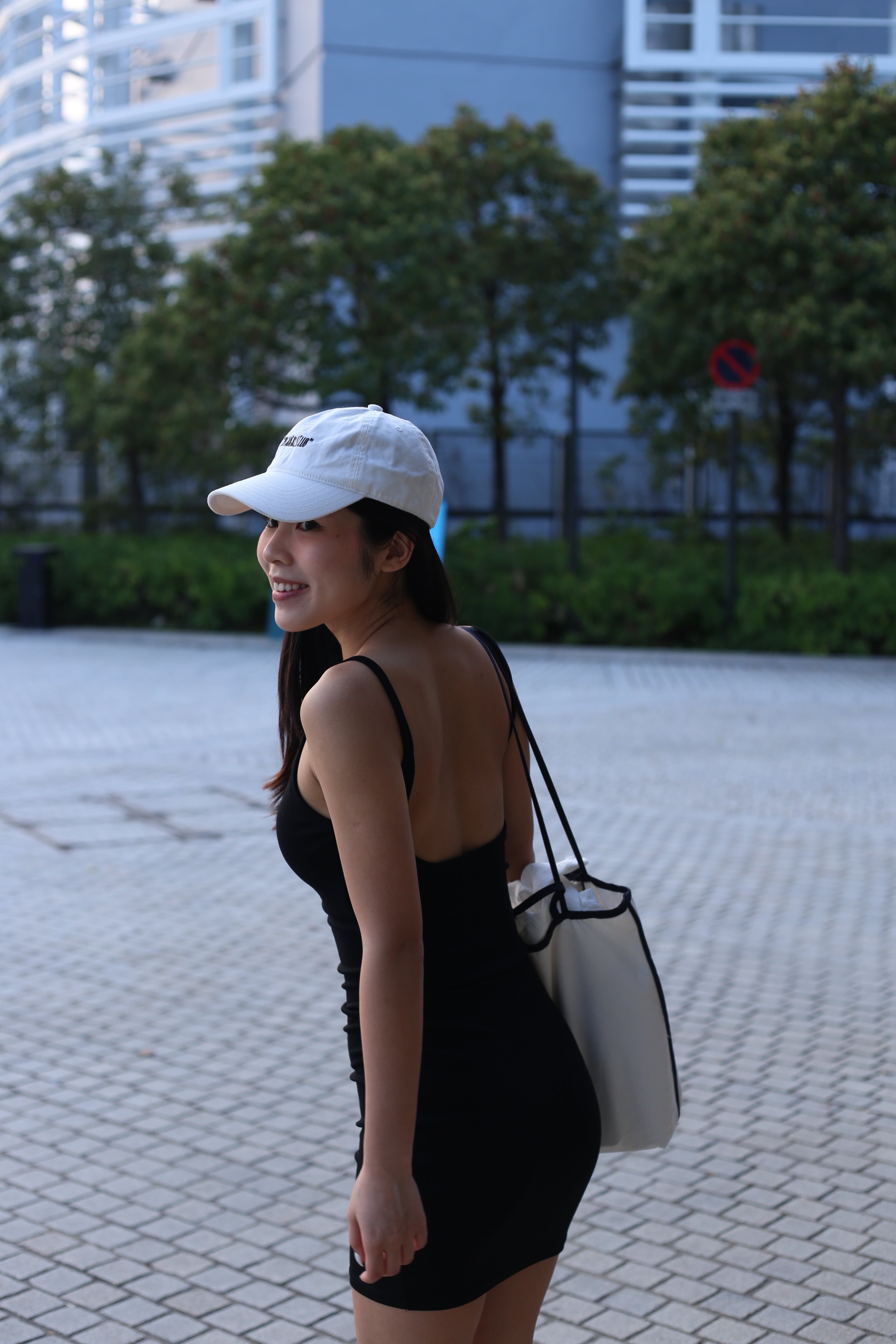 【✔️PAD｜大露背設計】Eloise Padded Backless Solid Rib Knit Mini Dress