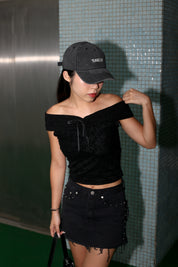 【韓系女生必備! Lace質感Max】Lil Ribbon Lace Off Shoulder Top