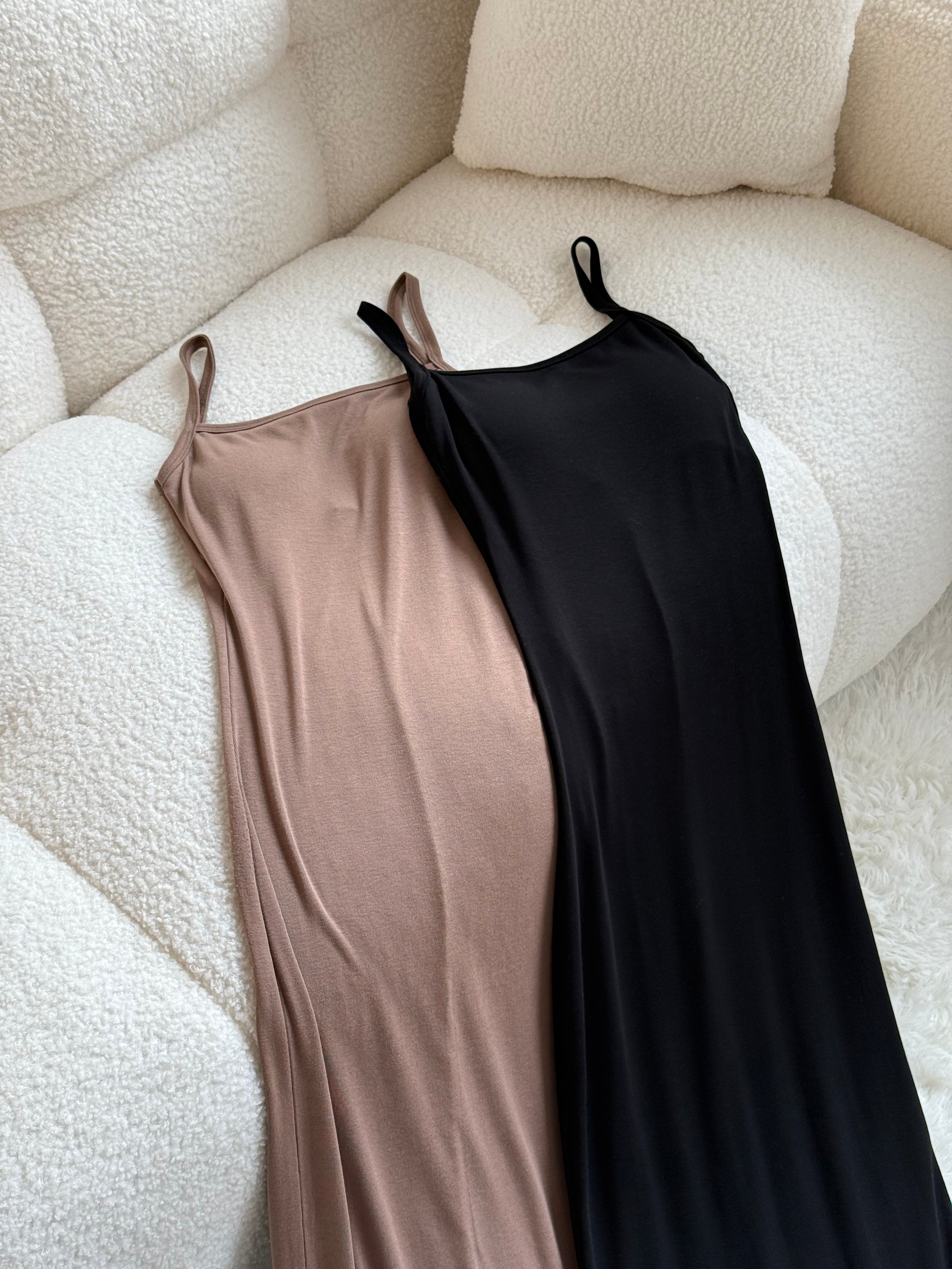 【✔️PAD｜大露背設計】Eloise Padded Backless Solid Rib Knit Dress