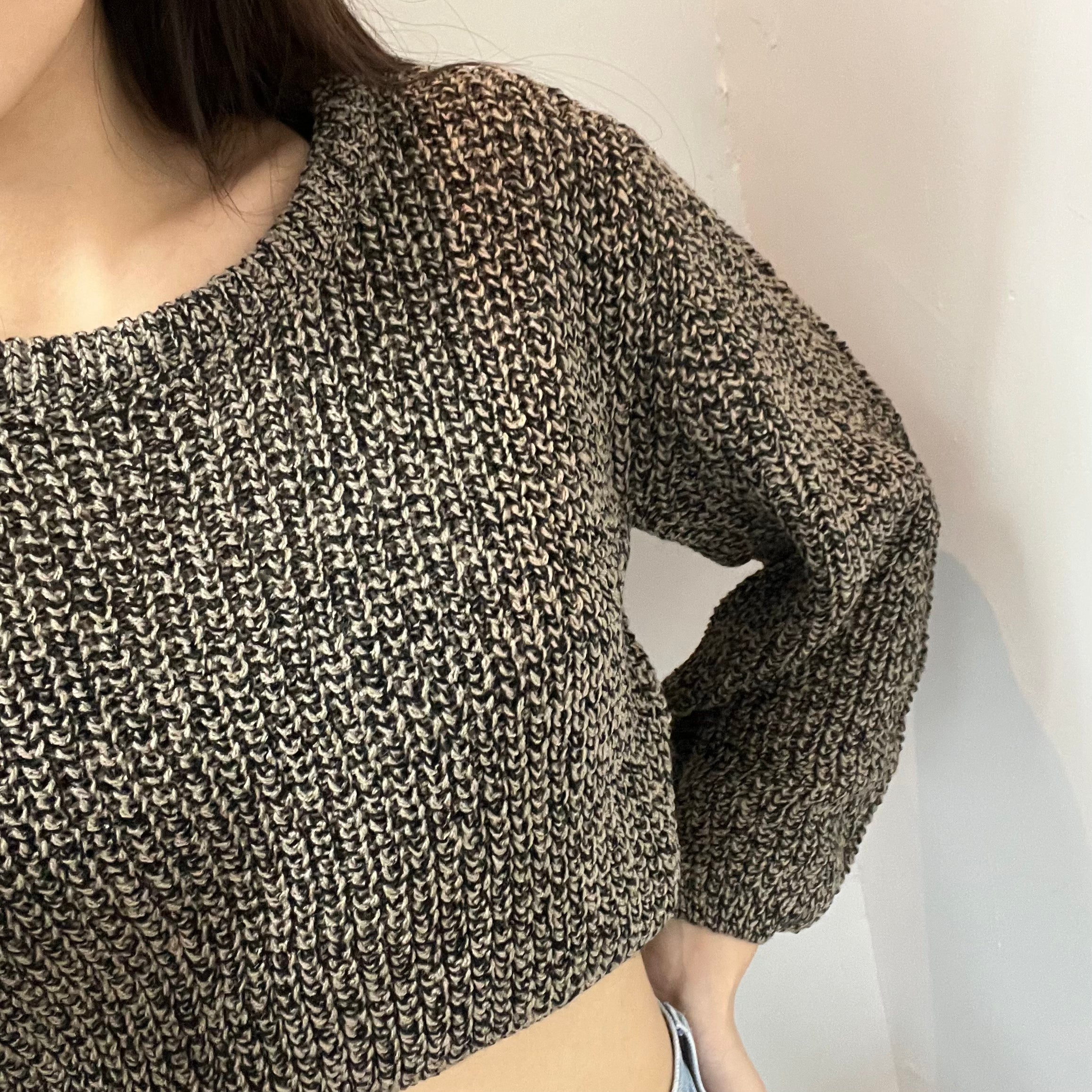 #T008 - Unnie Crop Knitted Sweater