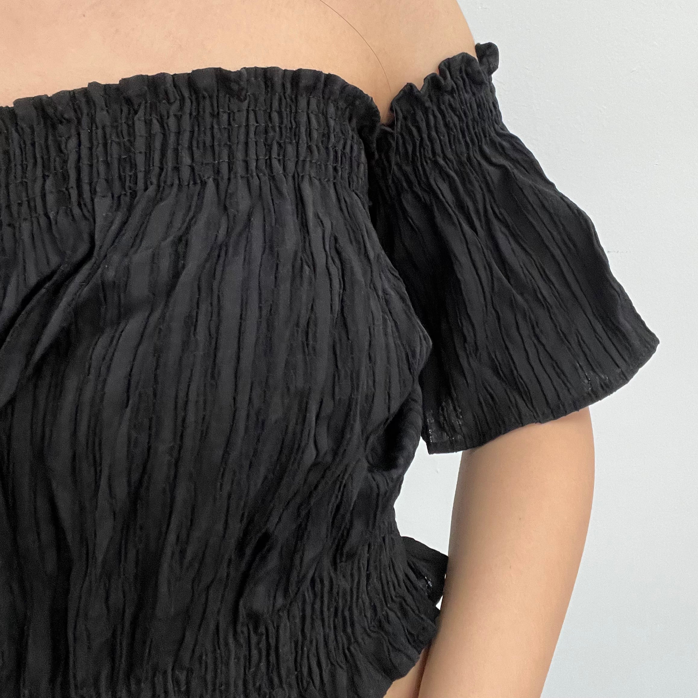 #T011 - Solid Off Shoulder Crop Top